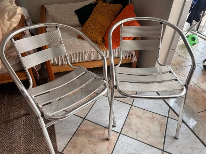 Cadeira de metal para casa 