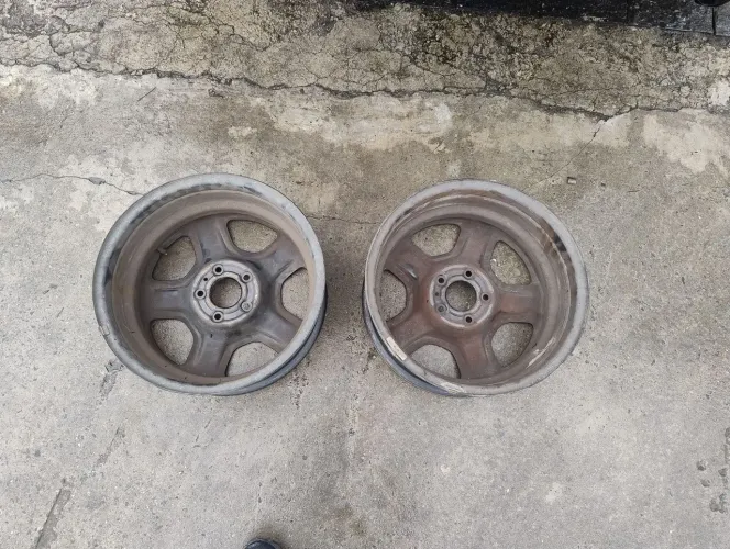 Rodas de Ferro 16 polegadas , serve na Renagade e Fiat Toro 