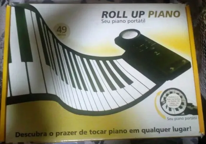 Piano Dobrável 49 Teclas na caixa sem uso