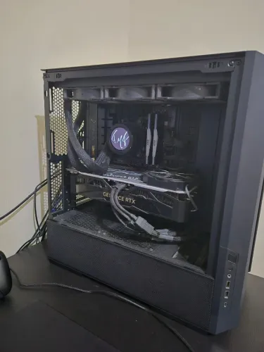 PC Gamer - RTX 4080 SUPER - Ryzen 5 7600 - 32GB 6000Mhz - Monitor AOC 144Hz IPS - Hyperx Q