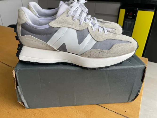 Tênis New Balance 327 V1 - Cinza+Branco