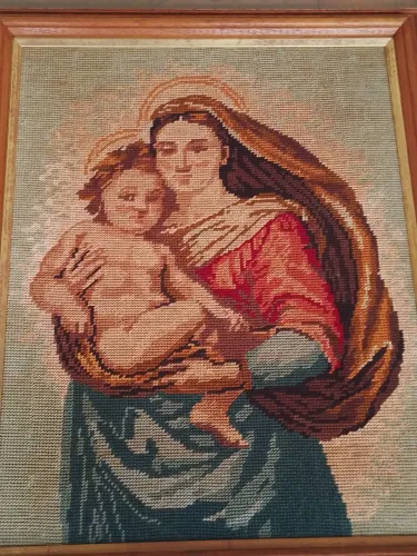 Quadro bordado de Nossa Senhora com o Menino Jesus