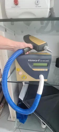 LASER Nd Yag Q Switch para remoção de tatuagem