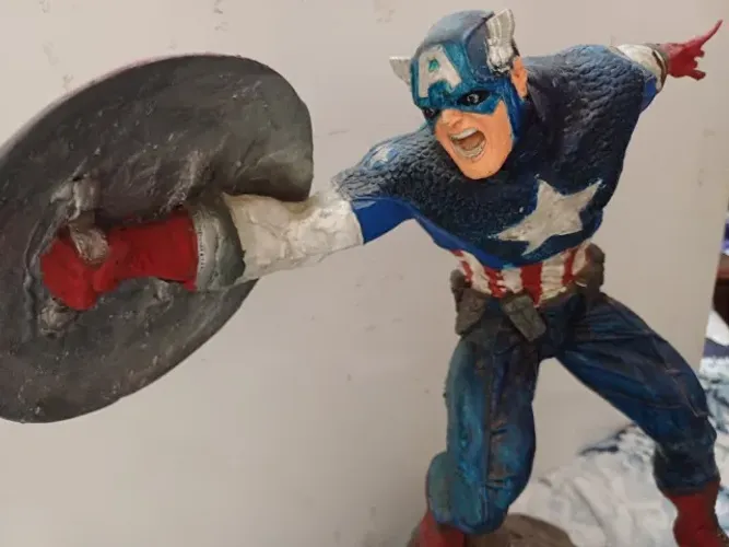 VENDA DE GRANDE MINIATURA CAPITAO MARVEL
