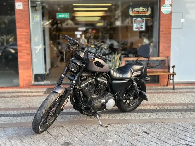 HARLEY DAVIDSON IRON 883 2016 