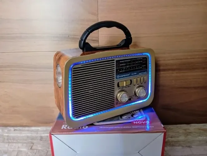 Rádio Retro Vintage Bluetooth Am/Fm Usb Aux Sd Recarregável