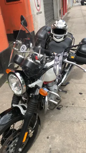 Royal Enfield com 13 km