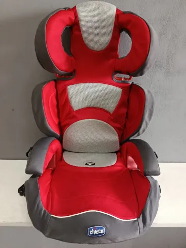 Cadeirinha para carro Chicco de 15 até 36kg Reclinável Higienizada Isofix