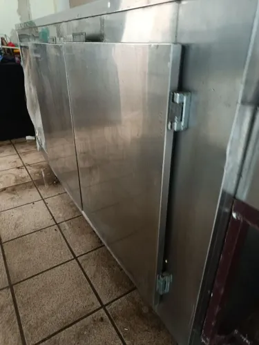 Câmara Frigorífica Inox e Balcão de chopp