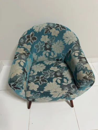 Poltrona Floral Confortável