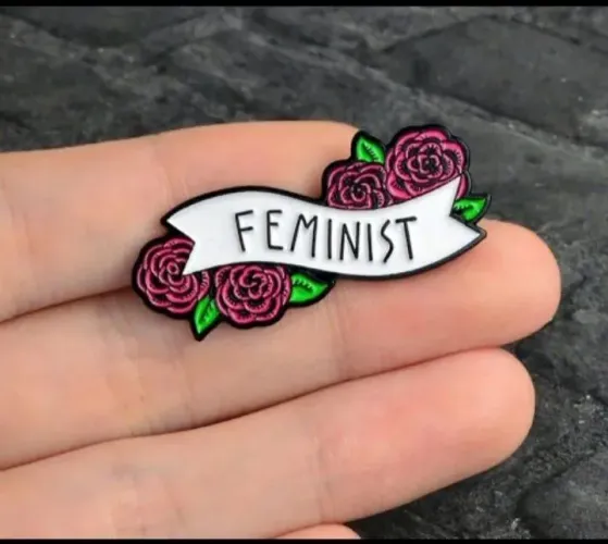 Broche Feminista de Metal em alto relevo (Novo)