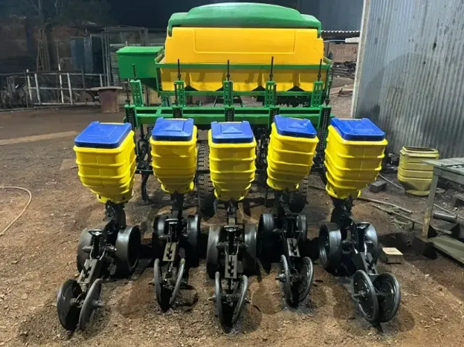 ***PLANTADEIRA TATU PST3 COM RECAMBIO 5 LINHAS REFORMADA E REVISADA**