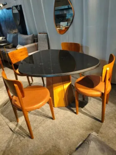 Mesa Orgânica 1,34x1,05m Com 4 Cadeiras Rafaela ou Maldivas