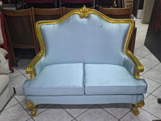 Sofá estilo Luiz xvi linha retrô 