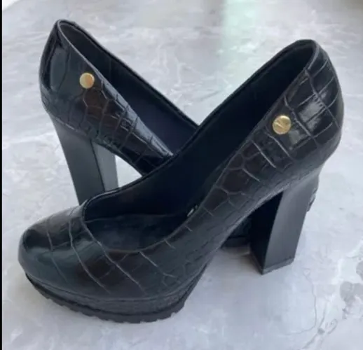 Sapato preto plataforma Vizzano