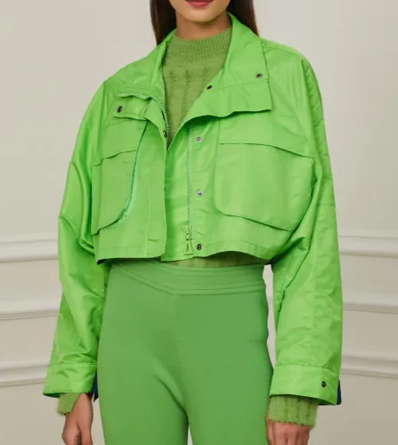 jaqueta de nylon cropped, cor verde, marca animale, super estilosa, novíssima