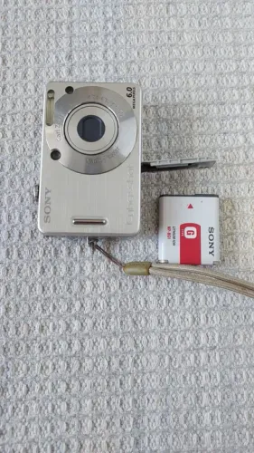 Câmera Digital Sony Cyber-Shot 6.0 mega pixels DEFEITO VENDA NÃO TROCO POR NADA