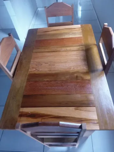 Jogos de mesa com 4 cadeiras 