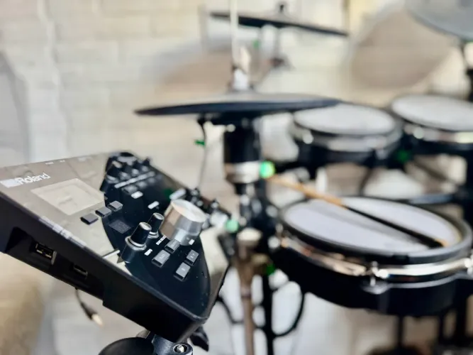 Bateria eletrônica Roland V-Drums TD25kv 