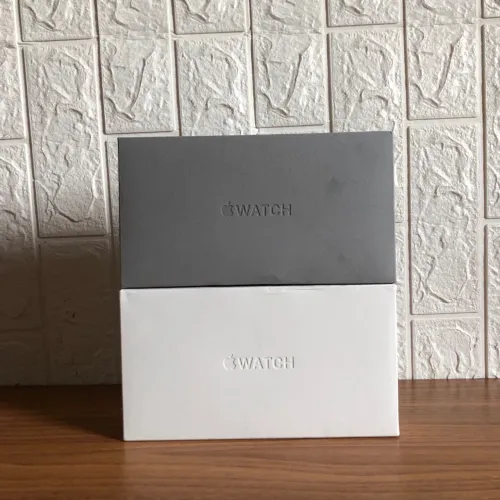 Apple Watch Ultra 2 49mm GPS + Cellular Titânio Preto e Titânio Natural