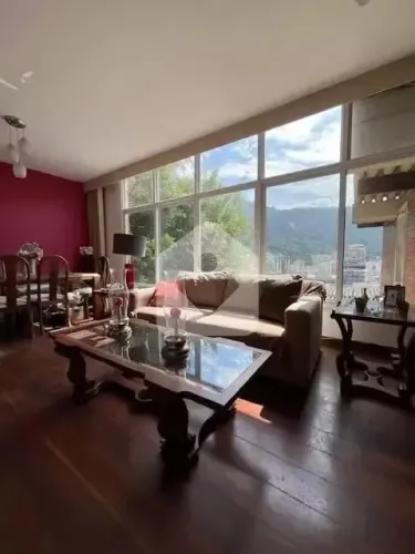 Casa Triplex em Condomínio Rua Pinheiro Guimarães - Botafogo