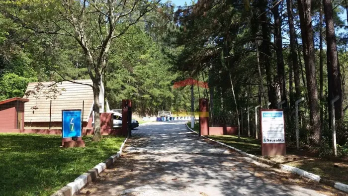 Terreno em Aclive à Venda com 1.148m² no Condomínio Sausalito na Serra da Cantareira. Acei