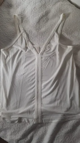 Blusa Canelada Yessica Off-White - Básica, Elegante e Versátil ?