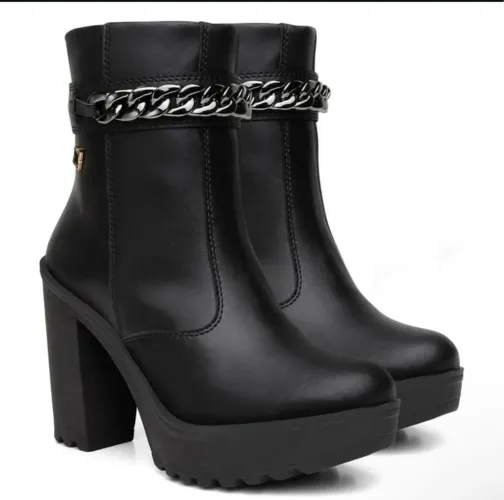 Bota tamanho 33