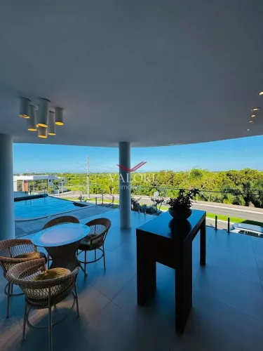Casa em condomínio fechado com 5 suites.
