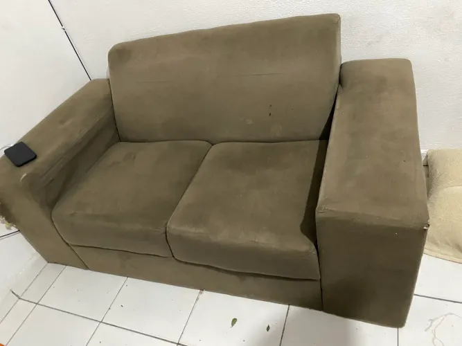 SOFÁ USADO