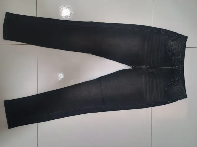 Calça Jeans com Lycra Importada