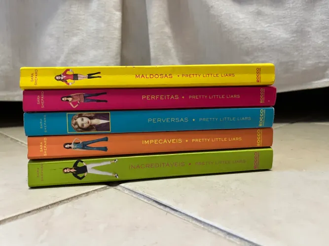Coleção Pretty Little Liars - 5 livros (Sara Shepard)