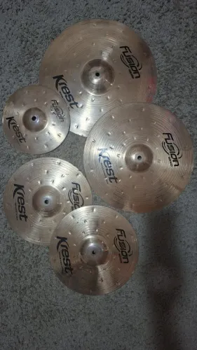PRA SAIR HOJE! 04 Pratos de Bateria