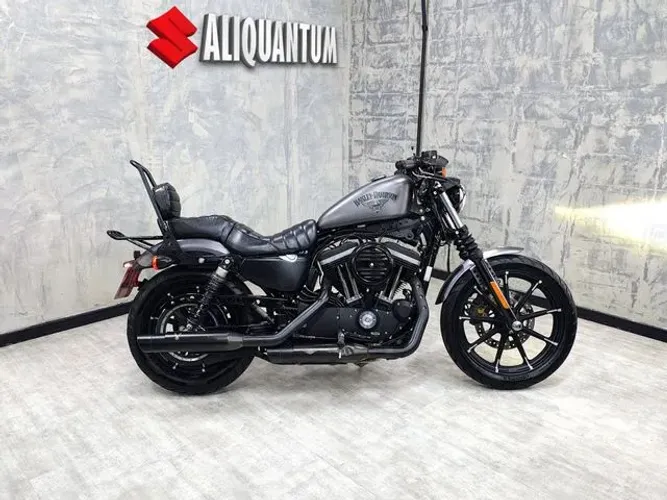 Harley-Davidson XL 883N IRON