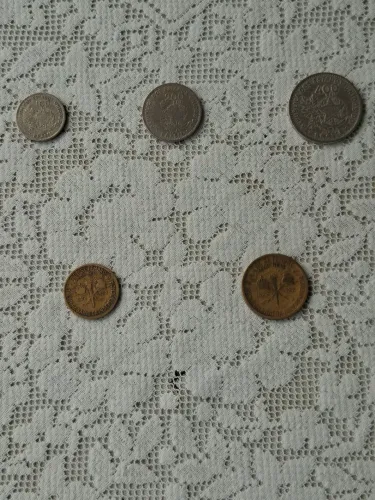 Moedas do Brasil Antigo: 100 - 200 - 400 Reis (1901) e 500 - 1000 Reis (1922 )