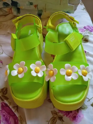 Sapato Melissa Kick Off Lazy Oaf usada.
