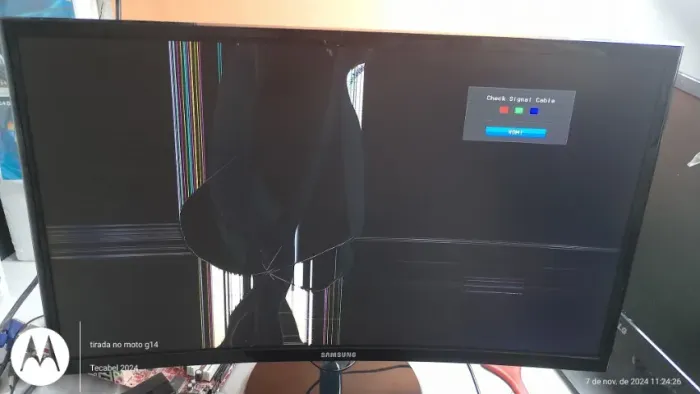 Monitor Tela Curvo Samsung 24 (Defeito).