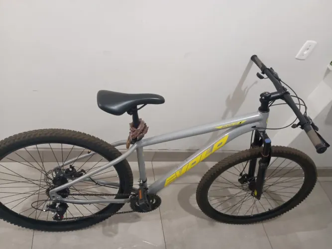Bicicleta Aro 29 Nova com 1 mês de uso