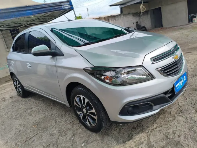 Chevrolet Onix Hatch LTZ 1.4 8V Flex Power Mec. 4P 2015
