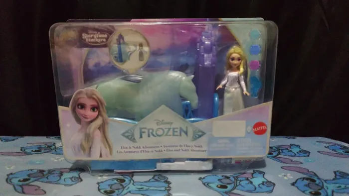 Mini Boneca Elsa com cavalo 