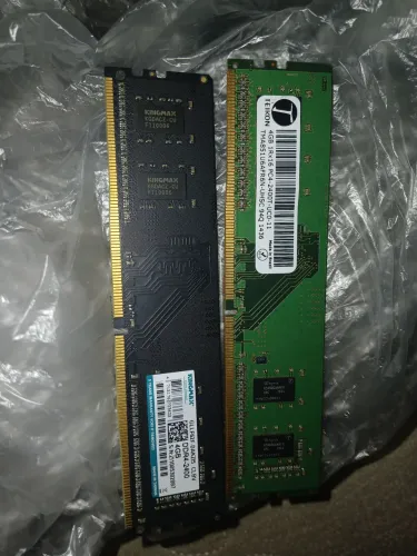 Vendo 2 memoria ram 4gb ddr4 2400mhz
