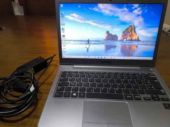Samsung Ultrabook i3 | SSD Kingston (Novo) de 120 GB SSD 