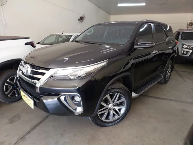 Toyota Hilux SW4 SRX 4X4 2.8 TDI 16V Dies. Aut. 2019