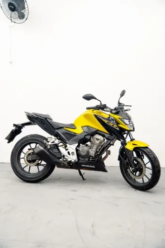 CB 300