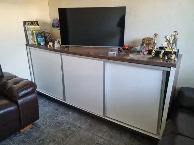 Armário Buffet com portas de correr
