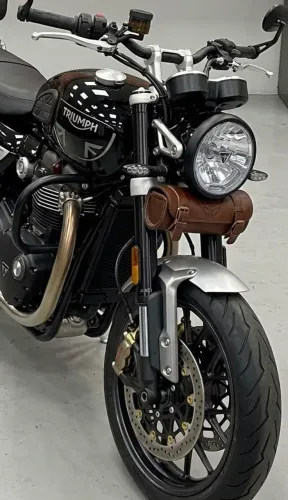 vendo uma moto speed tem 1200 ano 2023.