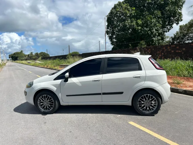 Fiat Punto Essence 1.6 Flex 16V 5P 2014