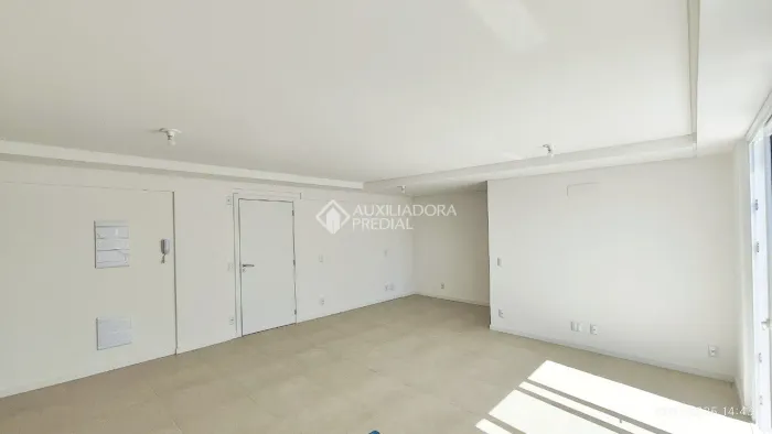 Studio garden, com 58m² privativos, banheiro e 1 vaga de garagem livre, à venda no Centro.