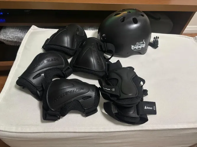 Kit proteção patins-Capacete,Joelheira, Cotoveleira,Almofada de Pluso - Rollerblade.