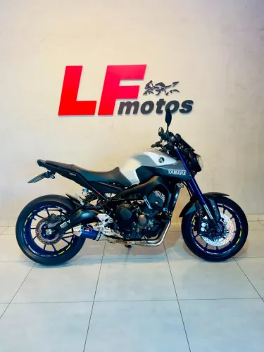 YAMAHA MT-09 PRATA 2017